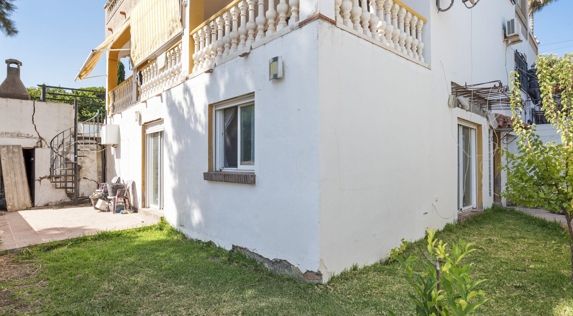 Large 6 Bedroom Villa with Sea and Mountain Views in Estepona