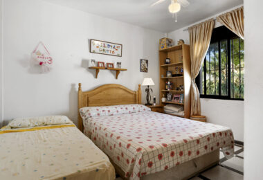 Large 6 Bedroom Villa with Sea and Mountain Views in Estepona