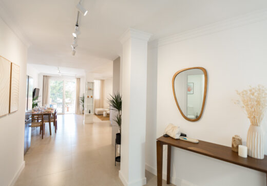 Fully Renovated 2-Bedroom Apartment Just 150m from the Beach – With Access to 4-Star Hotel Facilities