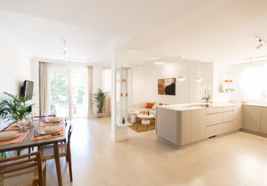 Fully Renovated 2-Bedroom Apartment Just 150m from the Beach – With Access to 4-Star Hotel Facilities