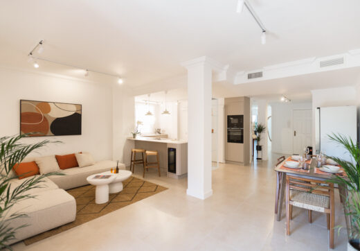 Fully Renovated 2-Bedroom Apartment Just 150m from the Beach – With Access to 4-Star Hotel Facilities