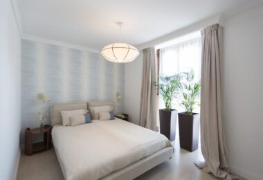 Fully Renovated 2-Bedroom Apartment Just 150m from the Beach – With Access to 4-Star Hotel Facilities