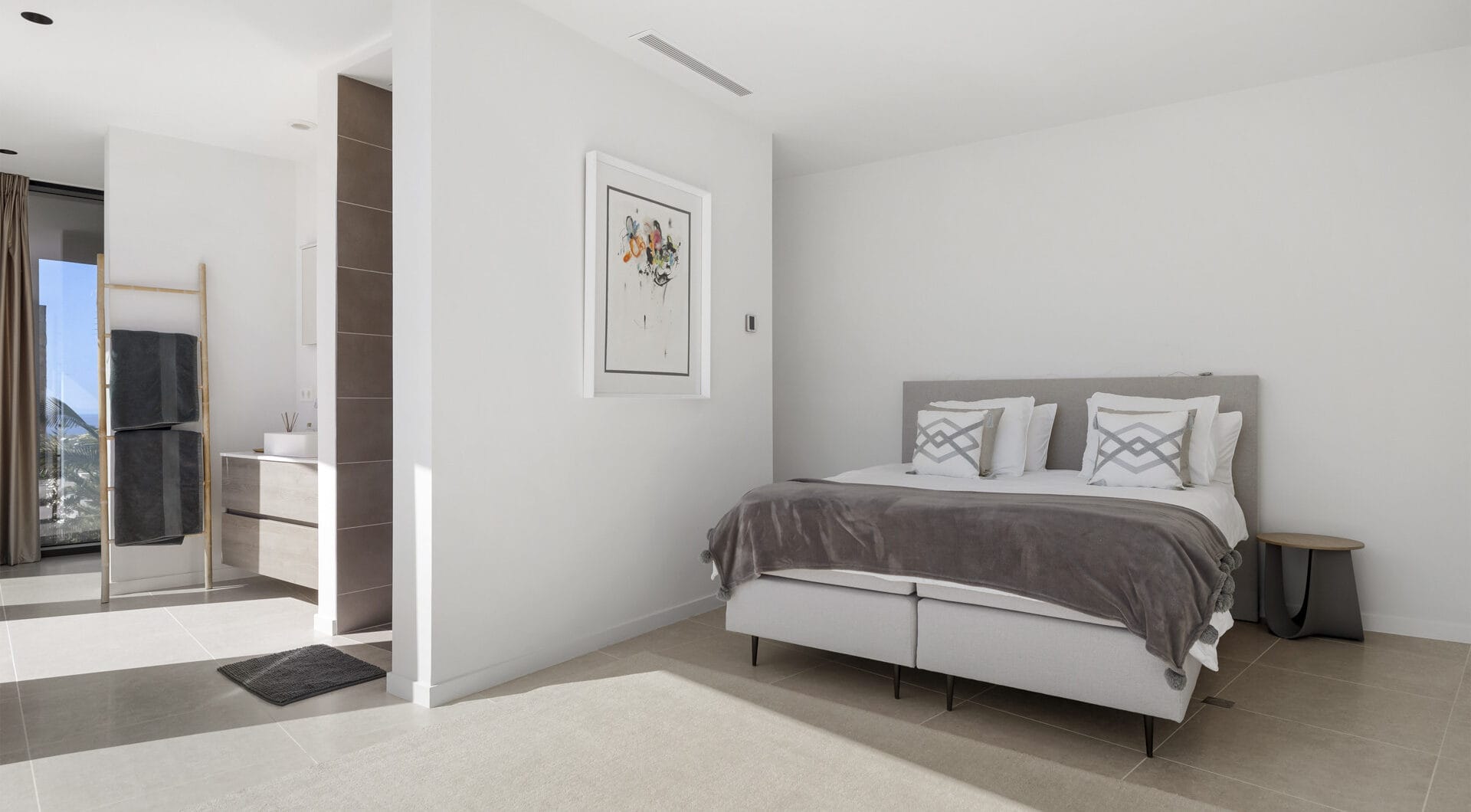 Contemporary Luxury with Panoramic Views in La Alquería