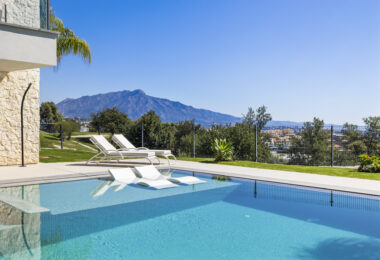 Contemporary Luxury with Panoramic Views in La Alquería