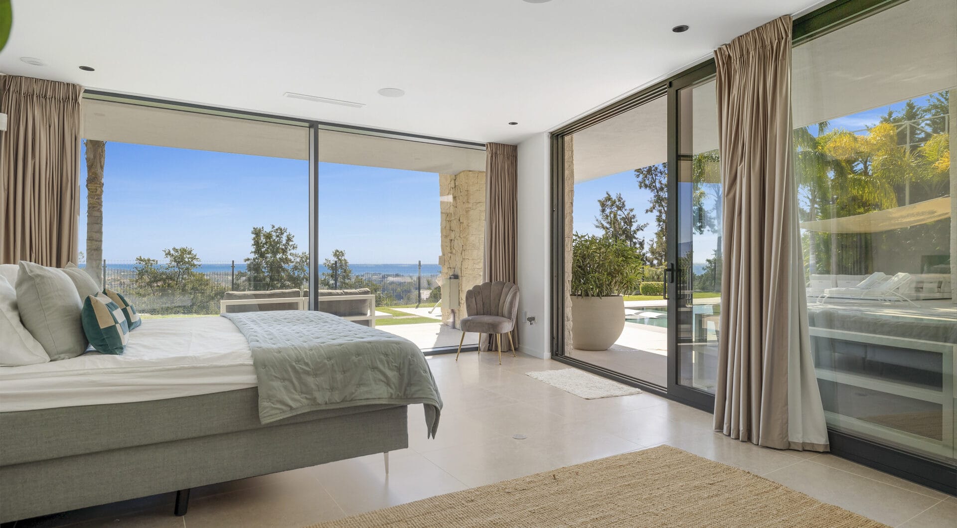 Contemporary Luxury with Panoramic Views in La Alquería