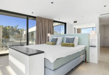 Contemporary Luxury with Panoramic Views in La Alquería