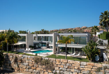 Contemporary Luxury with Panoramic Views in La Alquería