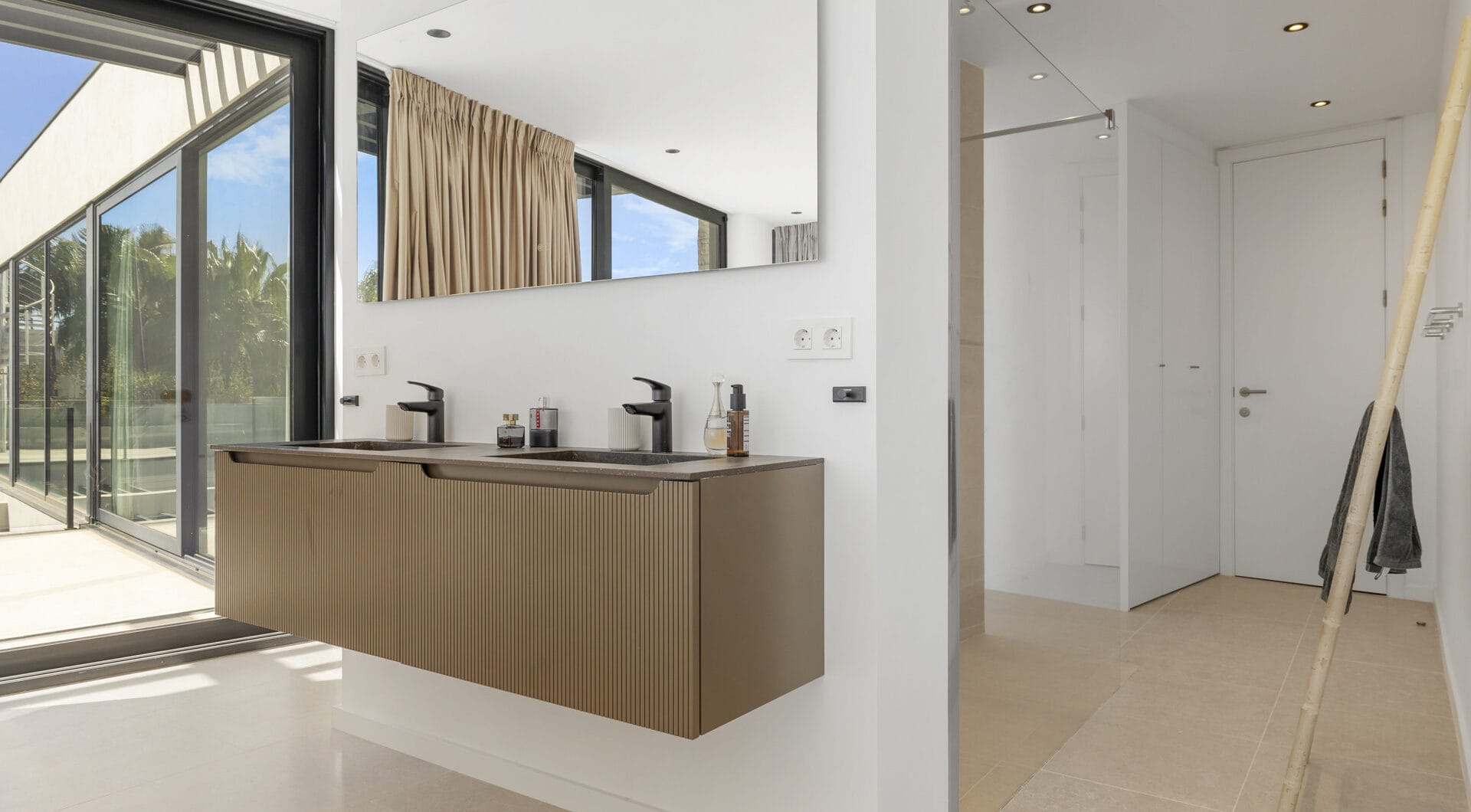 Contemporary Luxury with Panoramic Views in La Alquería