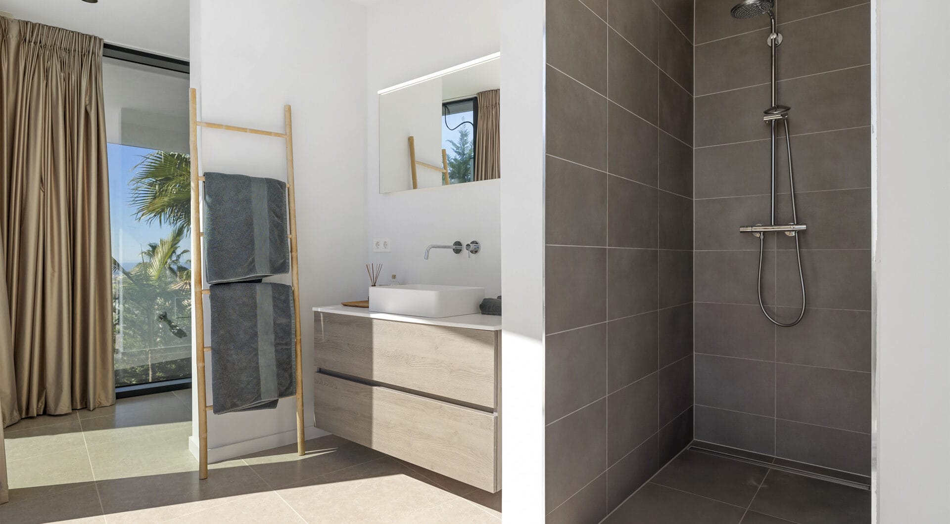 Contemporary Luxury with Panoramic Views in La Alquería