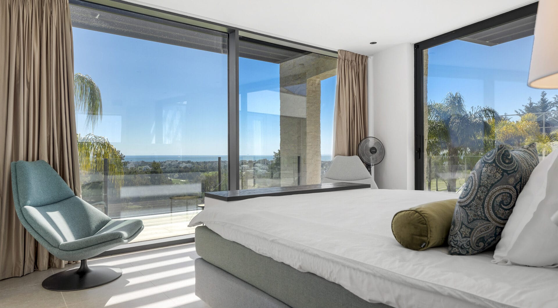 Contemporary Luxury with Panoramic Views in La Alquería