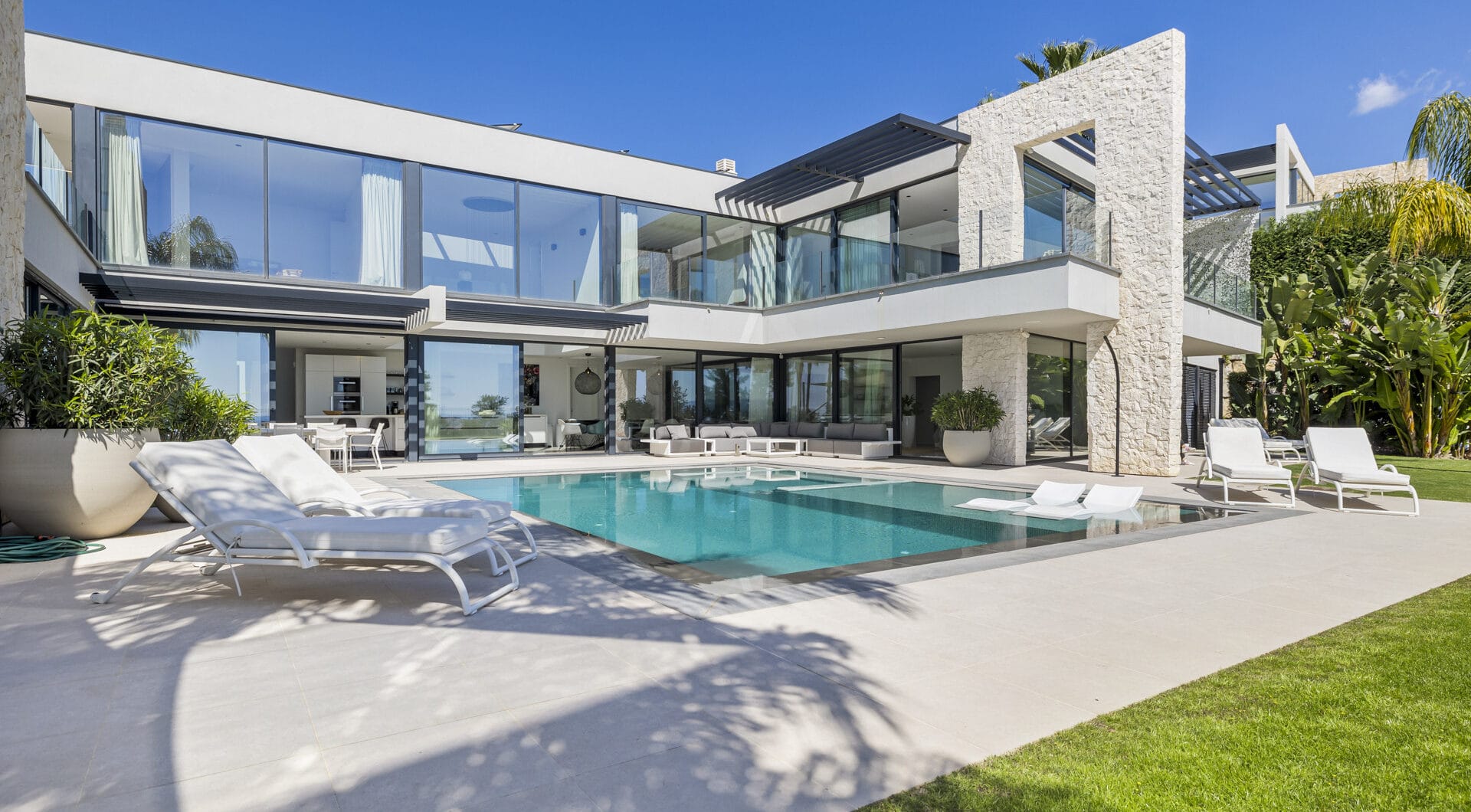 Contemporary Luxury with Panoramic Views in La Alquería