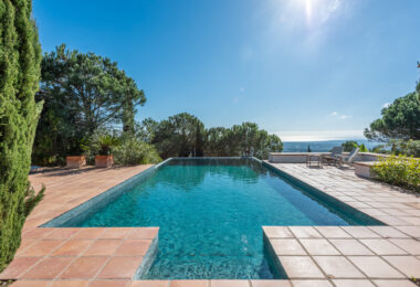 Luxurious Villa with Stunning Views in La Reserva Sotogrande