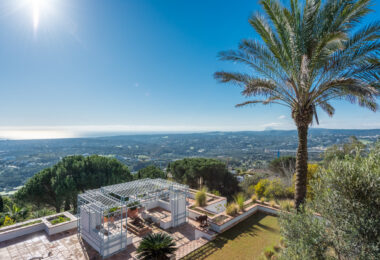 Luxurious Villa with Stunning Views in La Reserva Sotogrande