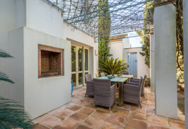 Luxurious Villa with Stunning Views in La Reserva Sotogrande