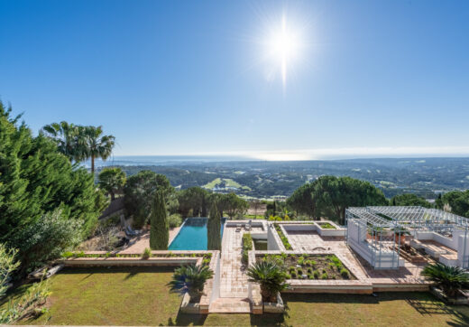 Luxurious Villa with Stunning Views in La Reserva Sotogrande