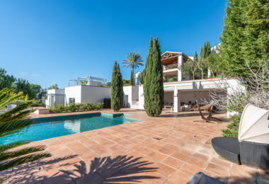 Luxurious Villa with Stunning Views in La Reserva Sotogrande