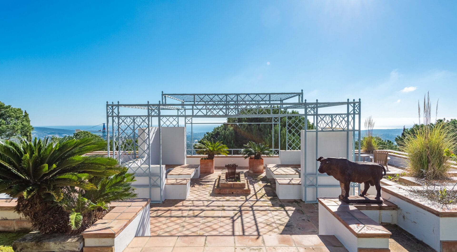 Luxurious Villa with Stunning Views in La Reserva Sotogrande