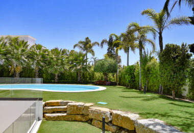 Elegant 6–7 Bedroom Villas in Las Lomas del Marbella Club, Golden Mile