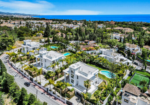 Elegant 6–7 Bedroom Villas in Las Lomas del Marbella Club, Golden Mile