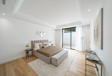 Elegant 6–7 Bedroom Villas in Las Lomas del Marbella Club, Golden Mile