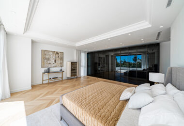 Elegant 6–7 Bedroom Villas in Las Lomas del Marbella Club, Golden Mile