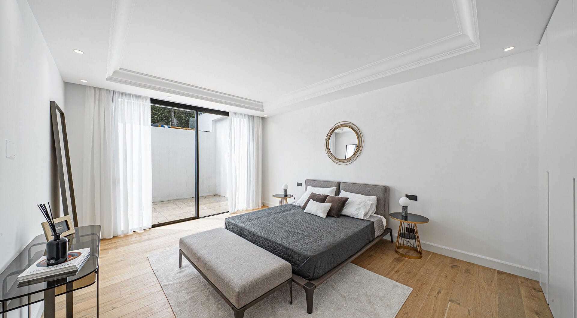 Elegant 6–7 Bedroom Villas in Las Lomas del Marbella Club, Golden Mile