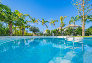 Elegant 6–7 Bedroom Villas in Las Lomas del Marbella Club, Golden Mile