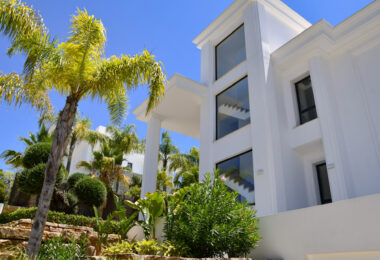 Elegant 6–7 Bedroom Villas in Las Lomas del Marbella Club, Golden Mile