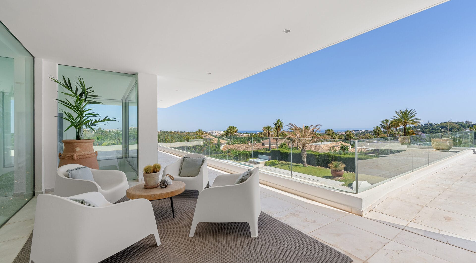 Contemporary Masterpiece with Pool &amp; Tennis Court in La Cerquilla, Nueva Andalucía