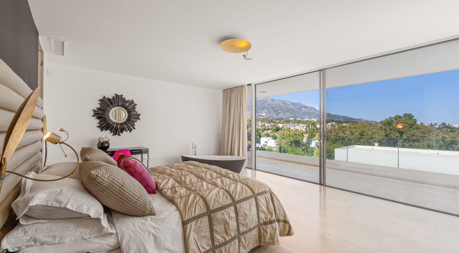 Contemporary Masterpiece with Pool &amp; Tennis Court in La Cerquilla, Nueva Andalucía