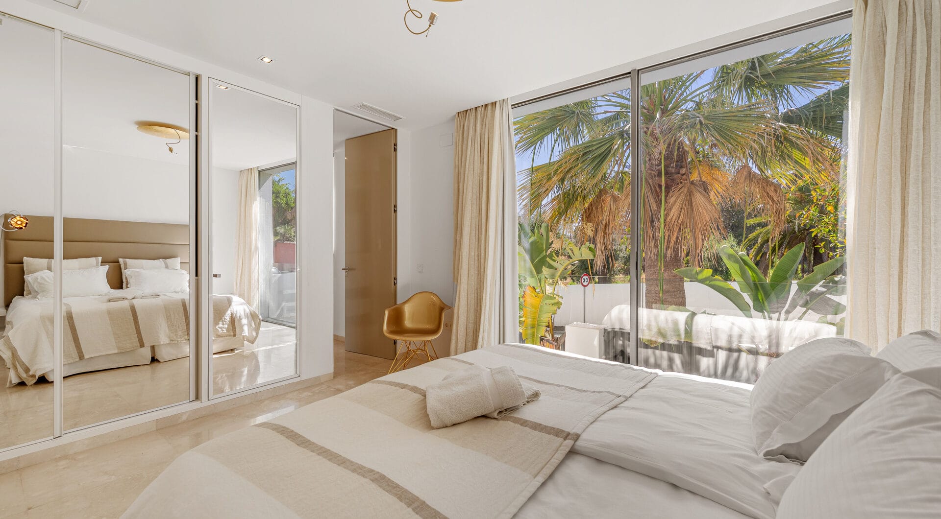 Contemporary Masterpiece with Pool &amp; Tennis Court in La Cerquilla, Nueva Andalucía