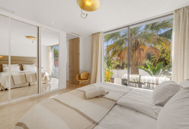 Contemporary Masterpiece with Pool &amp; Tennis Court in La Cerquilla, Nueva Andalucía