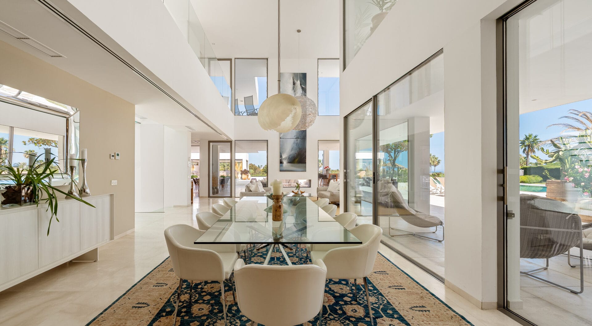 Contemporary Masterpiece with Pool &amp; Tennis Court in La Cerquilla, Nueva Andalucía
