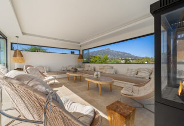 Contemporary Masterpiece with Pool &amp; Tennis Court in La Cerquilla, Nueva Andalucía