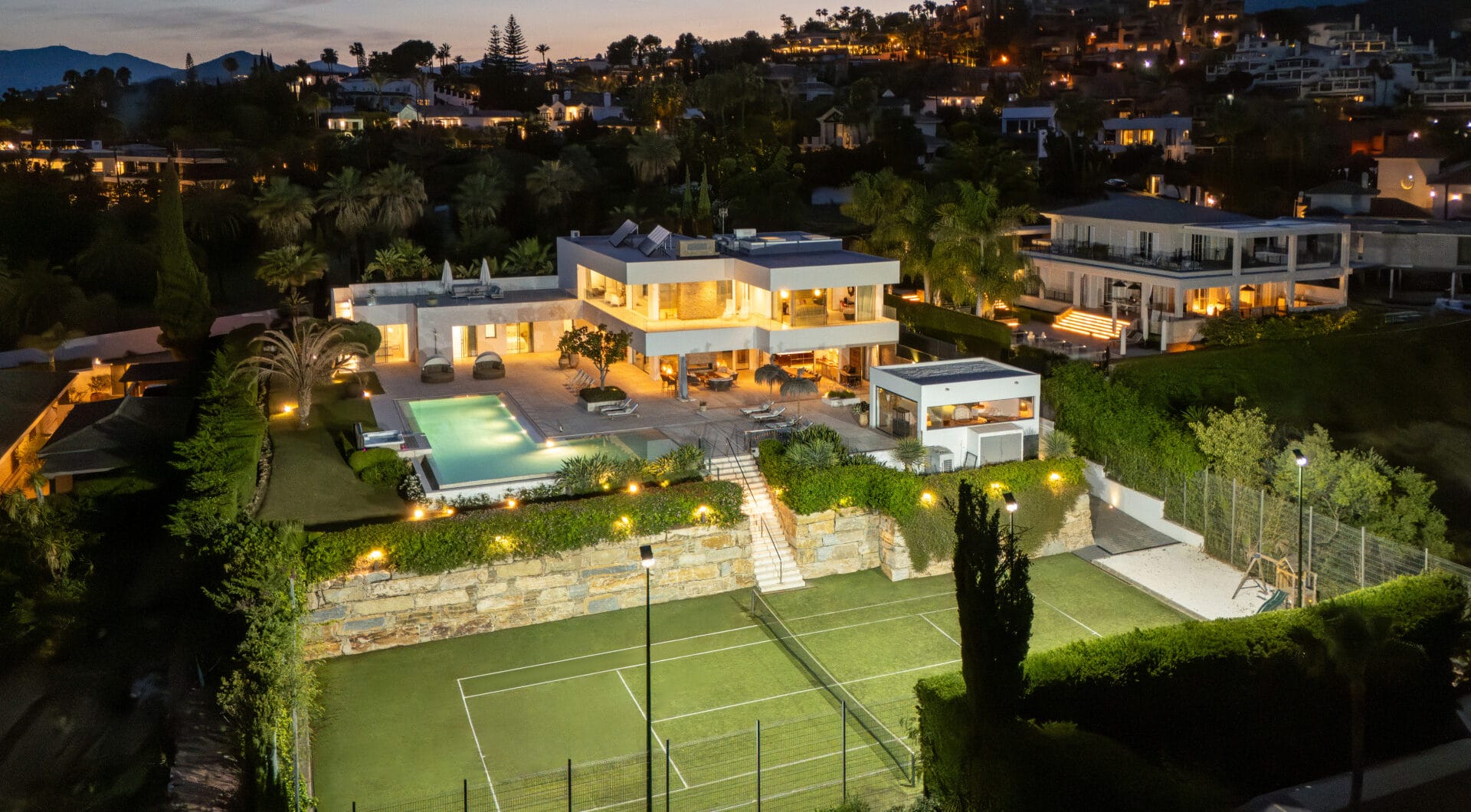 Contemporary Masterpiece with Pool &amp; Tennis Court in La Cerquilla, Nueva Andalucía