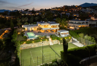 Contemporary Masterpiece with Pool &amp; Tennis Court in La Cerquilla, Nueva Andalucía