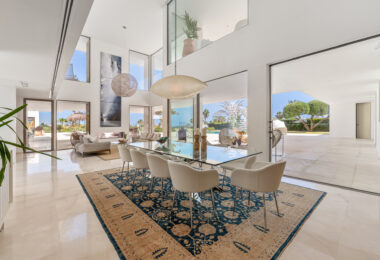 Contemporary Masterpiece with Pool &amp; Tennis Court in La Cerquilla, Nueva Andalucía