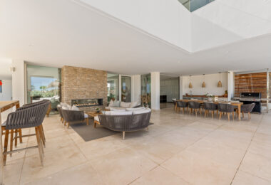 Contemporary Masterpiece with Pool &amp; Tennis Court in La Cerquilla, Nueva Andalucía