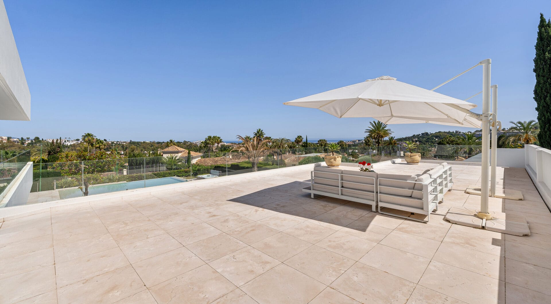 Contemporary Masterpiece with Pool &amp; Tennis Court in La Cerquilla, Nueva Andalucía