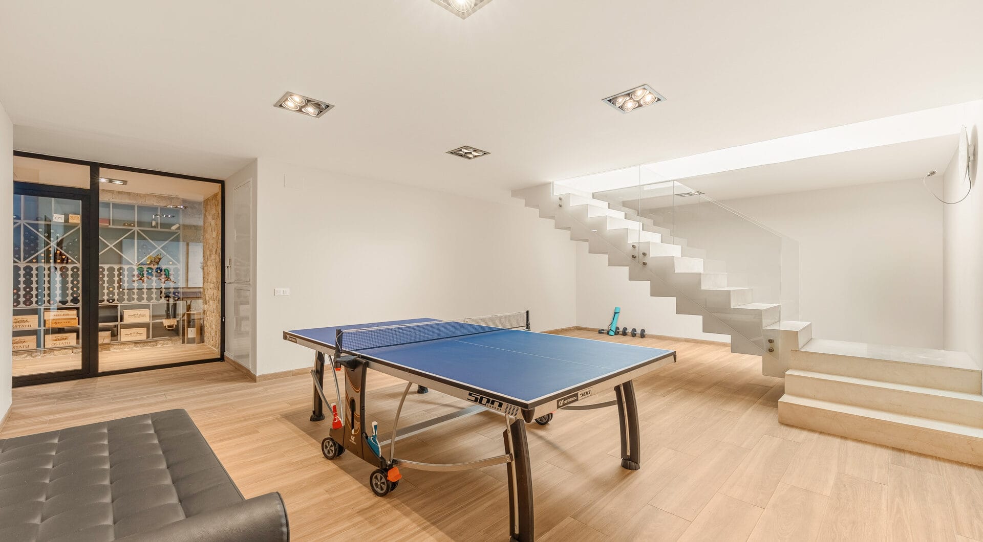 Contemporary Masterpiece with Pool &amp; Tennis Court in La Cerquilla, Nueva Andalucía