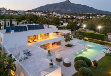 Contemporary Masterpiece with Pool &amp; Tennis Court in La Cerquilla, Nueva Andalucía