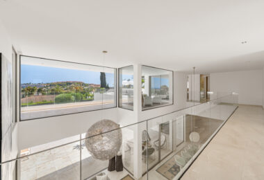 Contemporary Masterpiece with Pool &amp; Tennis Court in La Cerquilla, Nueva Andalucía
