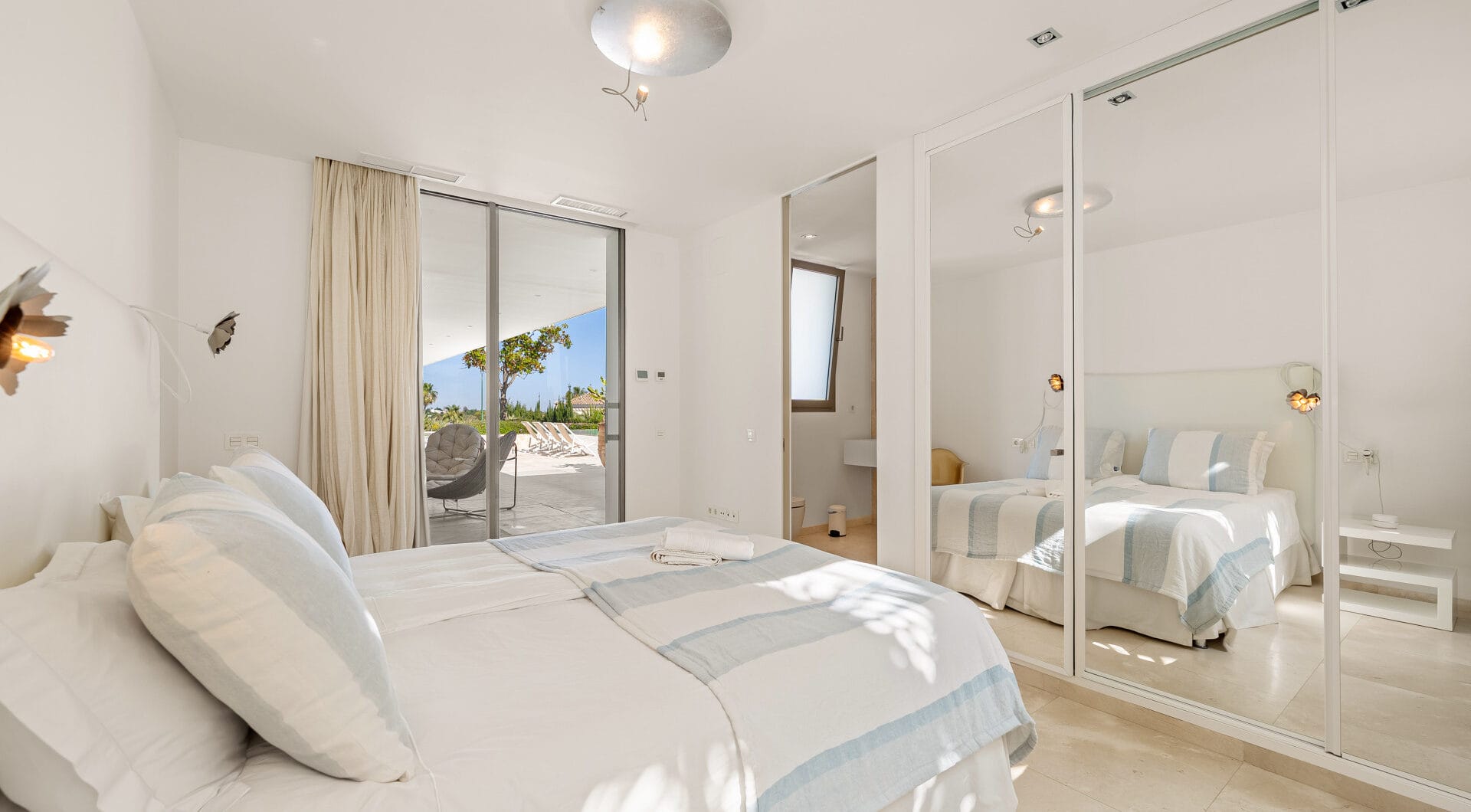 Contemporary Masterpiece with Pool &amp; Tennis Court in La Cerquilla, Nueva Andalucía