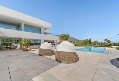 Contemporary Masterpiece with Pool &amp; Tennis Court in La Cerquilla, Nueva Andalucía