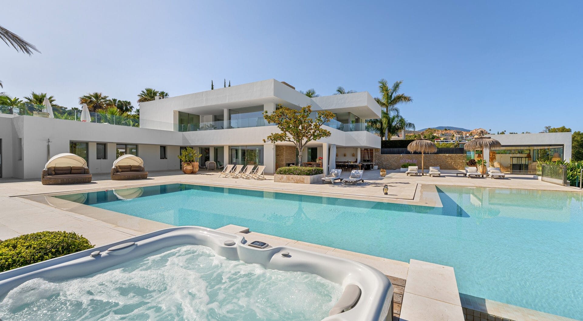 Contemporary Masterpiece with Pool &amp; Tennis Court in La Cerquilla, Nueva Andalucía