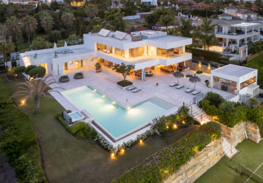 Contemporary Masterpiece with Pool &amp; Tennis Court in La Cerquilla, Nueva Andalucía