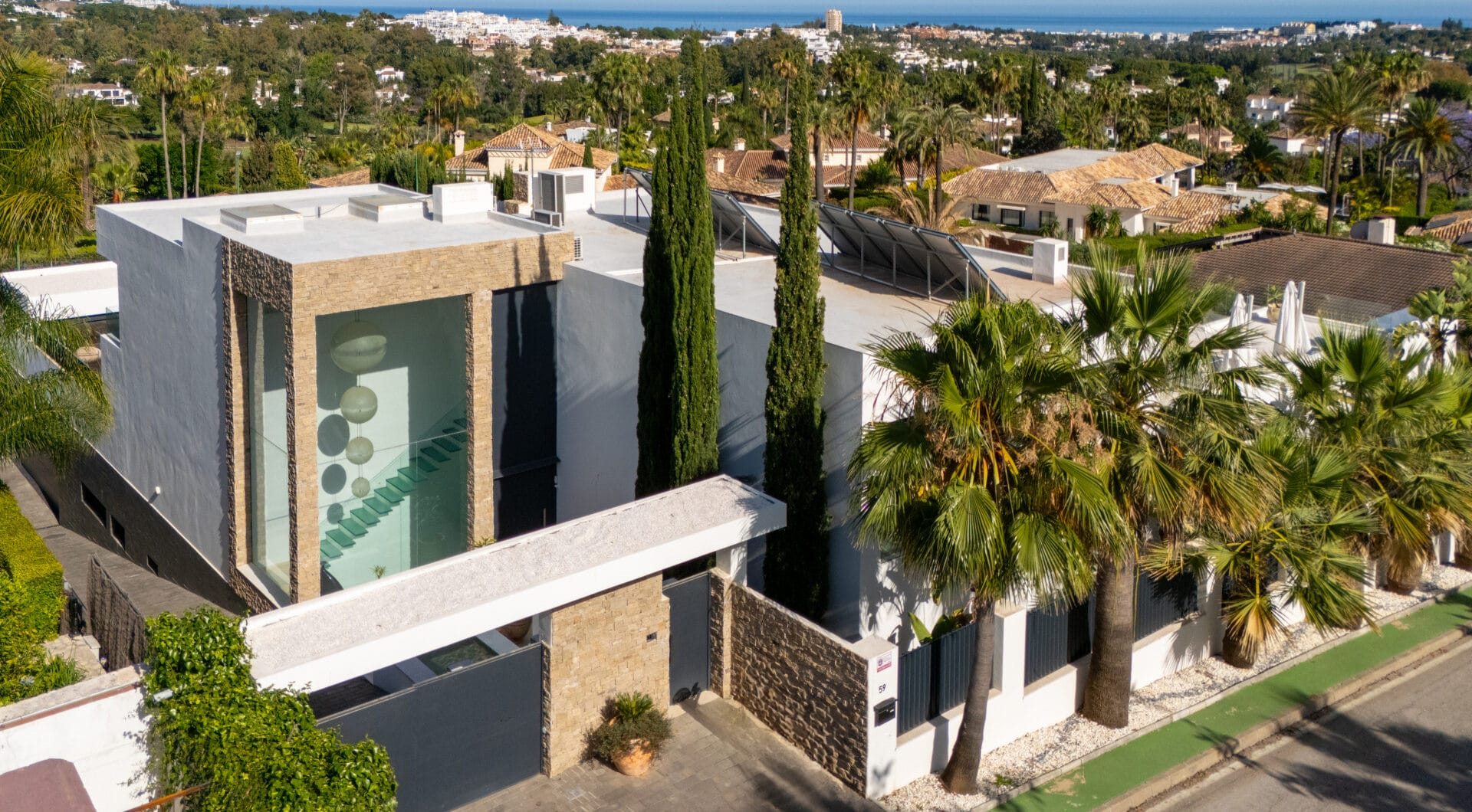 Contemporary Masterpiece with Pool &amp; Tennis Court in La Cerquilla, Nueva Andalucía