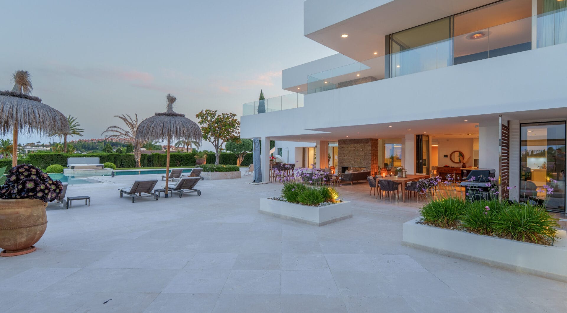 Contemporary Masterpiece with Pool &amp; Tennis Court in La Cerquilla, Nueva Andalucía