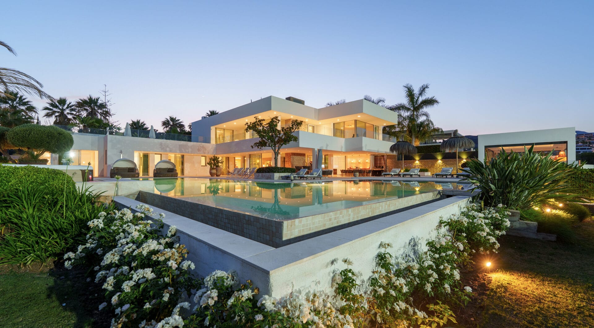 Contemporary Masterpiece with Pool &amp; Tennis Court in La Cerquilla, Nueva Andalucía