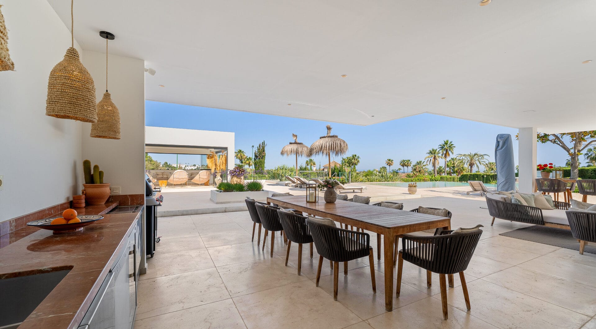 Contemporary Masterpiece with Pool &amp; Tennis Court in La Cerquilla, Nueva Andalucía